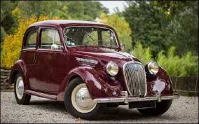 La Simca 8 est la première vraie Simca, les précédentes étant des Fiat fabriquées sous licence.