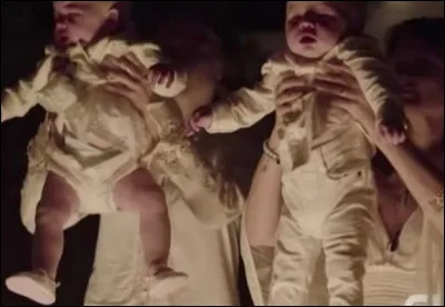 Comment s'appellent les jumeaux de Polly ?