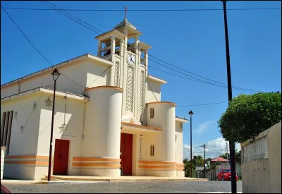 Cet édifice est un monument connu de Guadeloupe. Il s'agit de...