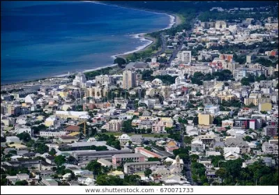 Nous sommes dans la ville chef-lieu de La Réunion. Dans quelle ville sommes-nous ?