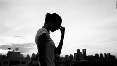 D'après l'Organisation mondiale de la santé (OMS), à l'aide de quoi plus d'un tiers des suicides sont-ils commis ?