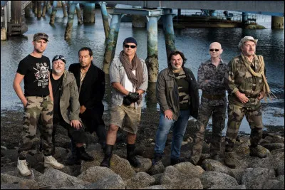 Quel est ce groupe qui a connu le succès grâce à la chanson ''Du rhum, des femmes'' ?