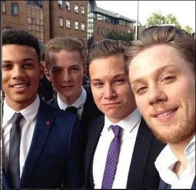 Quels personnages sont des frères dans la vraie vie ?