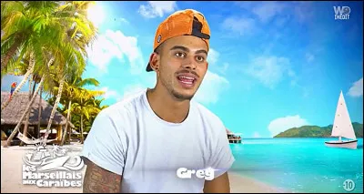 À Cuba, Maëva et Greg ont écrit un serment pour leur relation amoureuse. Comment Greg agit-il ?