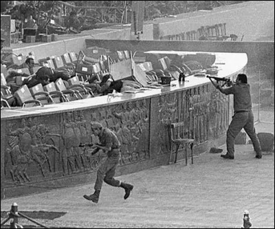 Quel militaire a organisé et exécuté l'assassinat du président égyptien Anouar el-Sadate lors d'une parade militaire au Caire, le 6 octobre 1981 ?