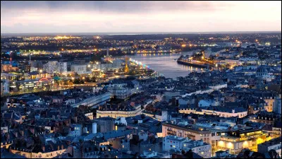 Je suis le chef-lieu de ma région.