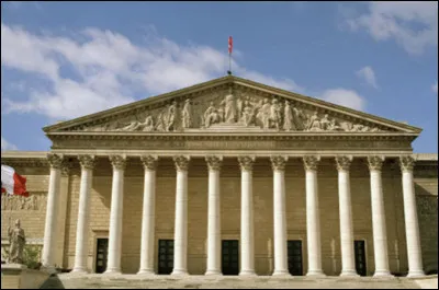 Comment s'appelle l'endroit où les députés et d'autres personnes importantes se réunissent pour discuter et voter les lois ?