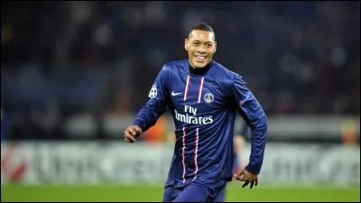 Dans quel club joue actuellement Guillaume Hoarau ? (avril 2020)