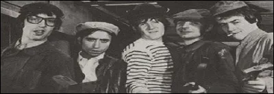 On le rencontre dans l'atelier de la couturière mais aussi dans une chanson des "Charlots".