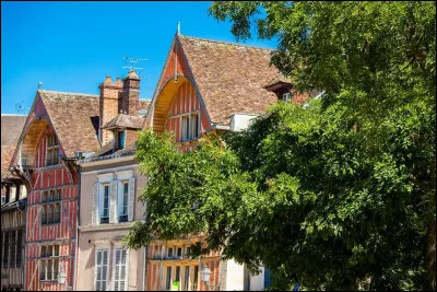 Combien de foires se tenaient à Troyes chaque année à la période médiévale ?