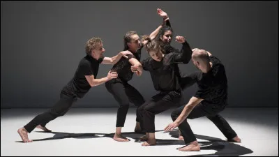 Qui est le réalisateur et acteur du film "Danse avec les loups" ?