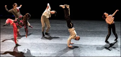 À quel auteur doit-on le recueil de nouvelles intitulé "La Ronde" ?