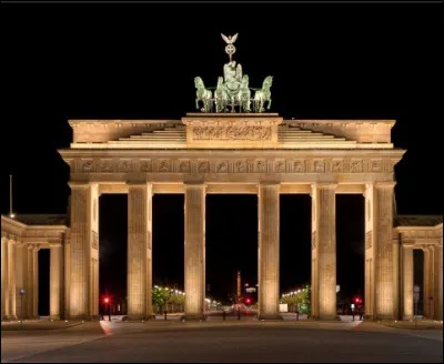 Dans quelle ville fut érigée la porte de Brandebourg en 1788 ?