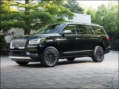 Aux États-Unis, il est fréquent de voir ces immenses salons roulants et celui-ci dispose d'un volume de chargement imposant, comment se nomme-t-il ?