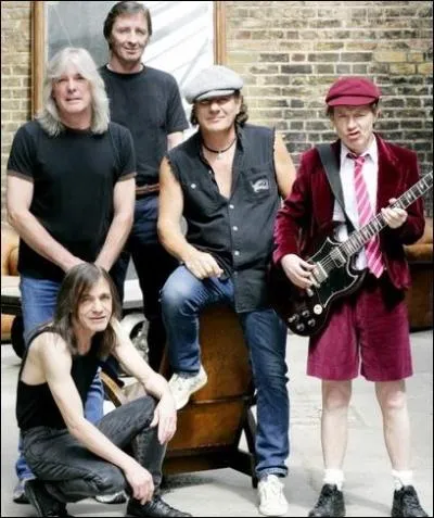 Plus de la moiti des membres du groupe sont de quelle nationalit ? (actuellement)