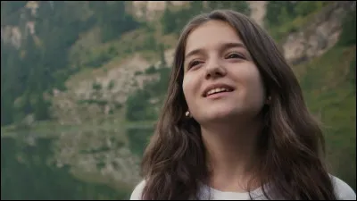 De quel téléphone se sert-elle en 2020 ?