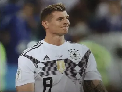 À combien de secondes de la sortie Kroos marqua-t-il le but décisif contre la Suède ?