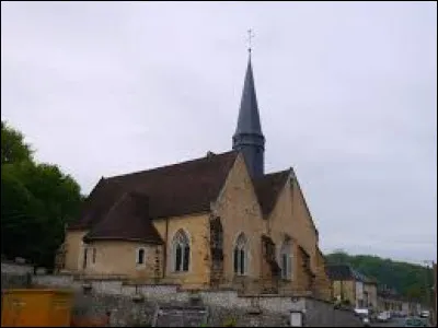 Nous terminons notre balade dans les Pays-de-la-Loire devant l'&eacute;glise Saint-&Eacute;tienne de Valennes. Commune dans la r&eacute;gion naturelle du Perche, elle se situe dans le d&eacute;partement ...