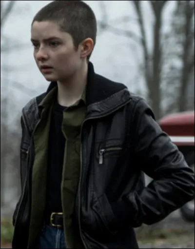 Grâce à qui Théo arrive-t-il à rejoindre l'équipe de basketball ?