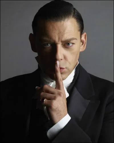 Quel personnage tenait absolument à porter le nom "Blackwood" ?