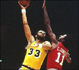 Qui est-ce (en jaune) ?