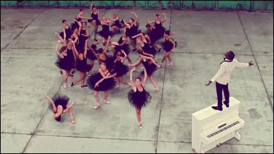 Pour lequel de ses albums a été créé le court-métrage intitulé Runaway ?