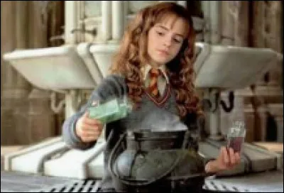 Hermione a été la 7e personne à se faire pétrifier.