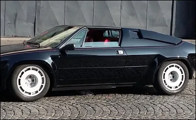 Quel est le modèle de cette Lamborghini ?