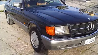 Quel est le modèle de cette Mercedes ?