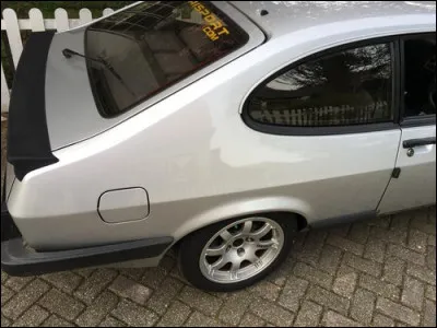 Quel est le modèle de cette Ford ?