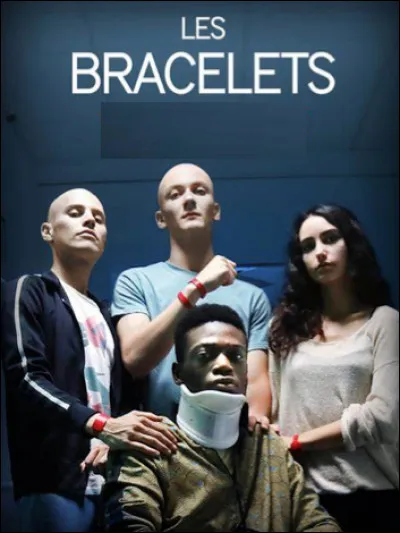 Quelle est cette série en cours depuis 2018 qui met en scène des enfants et des adolescents hospitalisés qui font faces aux épreuves de la vie ?