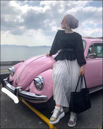 Quel est le nom de ce mannequin ?