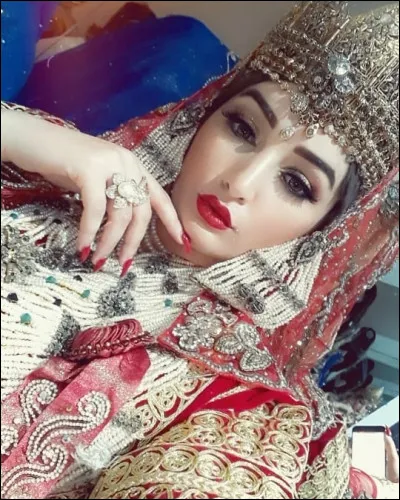 Quel est le nom de ce mannequin ?