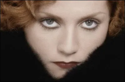 Violette Nozière est un film réalisé par Claude Chabrol inspiré d'une histoire réelle. De quoi fut accusée la vraie Violette Nozière ?