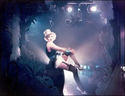 Quelle est la couleur de ''L'Ange'' du film de Josef von Sternberg avec Marlene Dietrich dans le rôle de Lola-Lola ?