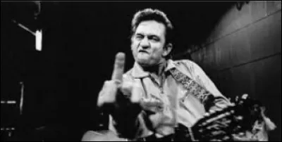 ''Don't Take Your Guns to Town'' est un titre de Johnny Cash. Retrouvez le pistolet de marque Luger.