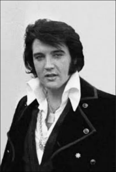 Elvis Presley a sorti ''(Now and Then There's) A Fool Such as I''. Quel groupe a chant&eacute; ''Fool to Cry'' ?