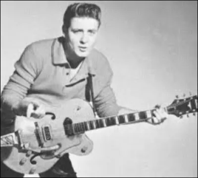 ''C'mon Everybody'' est un titre d'Eddie Cochran qui trouva la mort dans un accident de voiture pr&egrave;s d'une ville thermale du sud-ouest de l'Angleterre. Quel est son nom ?