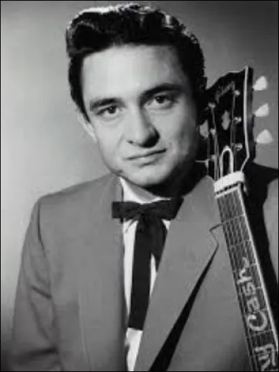 Johnny Cash a sorti ''Ballad of a Teenage Queen''. En quelle année Élisabeth II était-elle une ''teenager'' ?