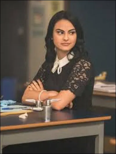 Quel est le nom de famille de Veronica ?