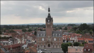 Ville de 10 000 habitants du département du Nord, traversée par la Lys :