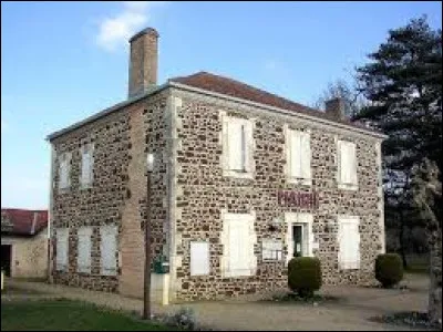 Vous avez sur cette image la mairie de Liposthey, bâtie en garluche. Commune néo-aquitaine, dans la forêt des Landes, elle se situe dans le département ..