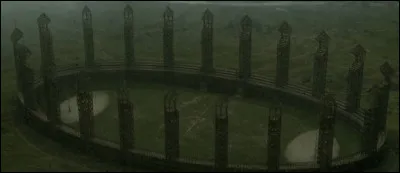 Avec qui Ron sort-il, ce qui rend Hermione jalouse ?