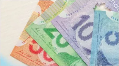 Un homme perd son portefeuille et tu le ramasses. Que fais-tu ?