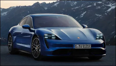 Les voitures avec des moteurs thermiques sont révolues et les constructeurs proposent des alternatives électriques. Pouvez-vous me nommer cette voiture ?