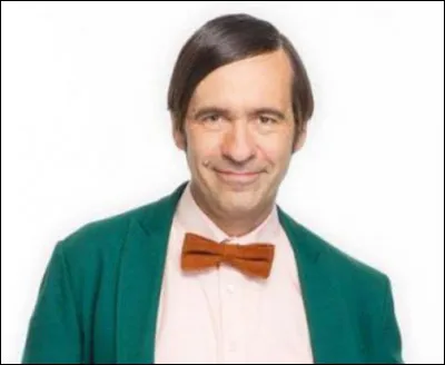 Avec qui Aymeric fait-il fuir les voisins ?