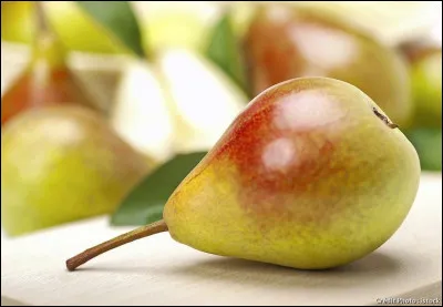 Quel nom donne-t-on &agrave; un mont sous-marin lorsqu'il a un sommet plat ?