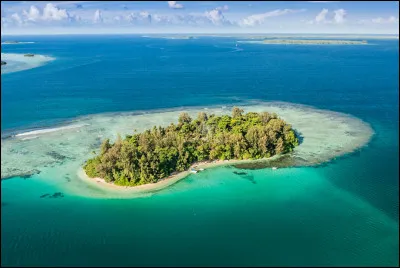 À quel pays les archipels de Nouvelle-Bretagne et de Nouvelle-Irlande sont-ils aujourd'hui rattachés ?