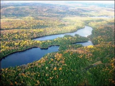 Quelle ville canadienne était, jusqu'à sa prise par les Anglais en 1759 suite à la bataille des Plaines d'Abraham, la capitale de la Nouvelle-France ?