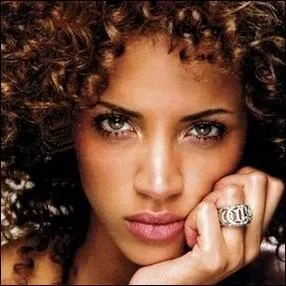 Nomie Lenoir, originaire de la Runion, s'est d'abord fait connatre en tant que top model. Dans quel film ne l'a-t-on jamais aperue ?